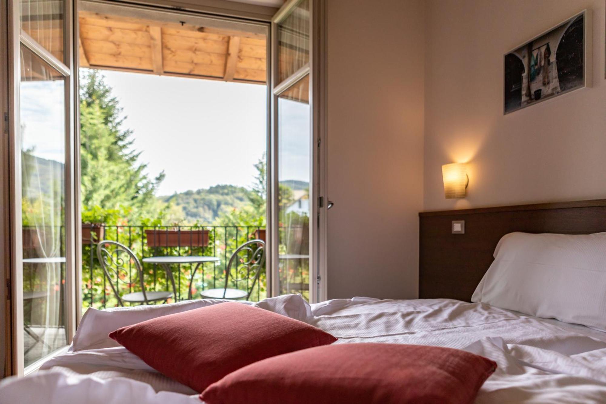 Hotel Cortese Armeno Dış mekan fotoğraf
