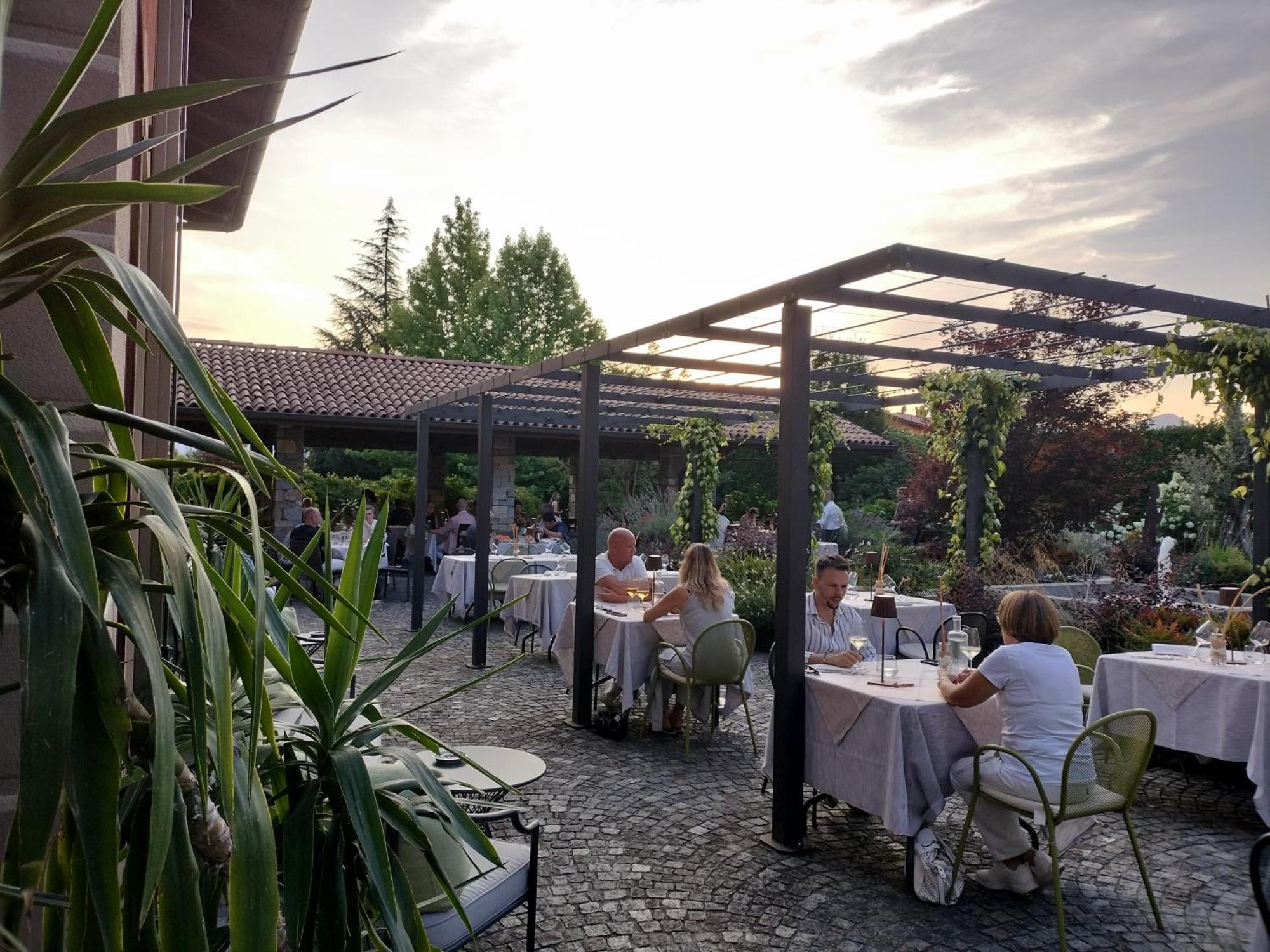 Hotel Cortese Armeno Dış mekan fotoğraf