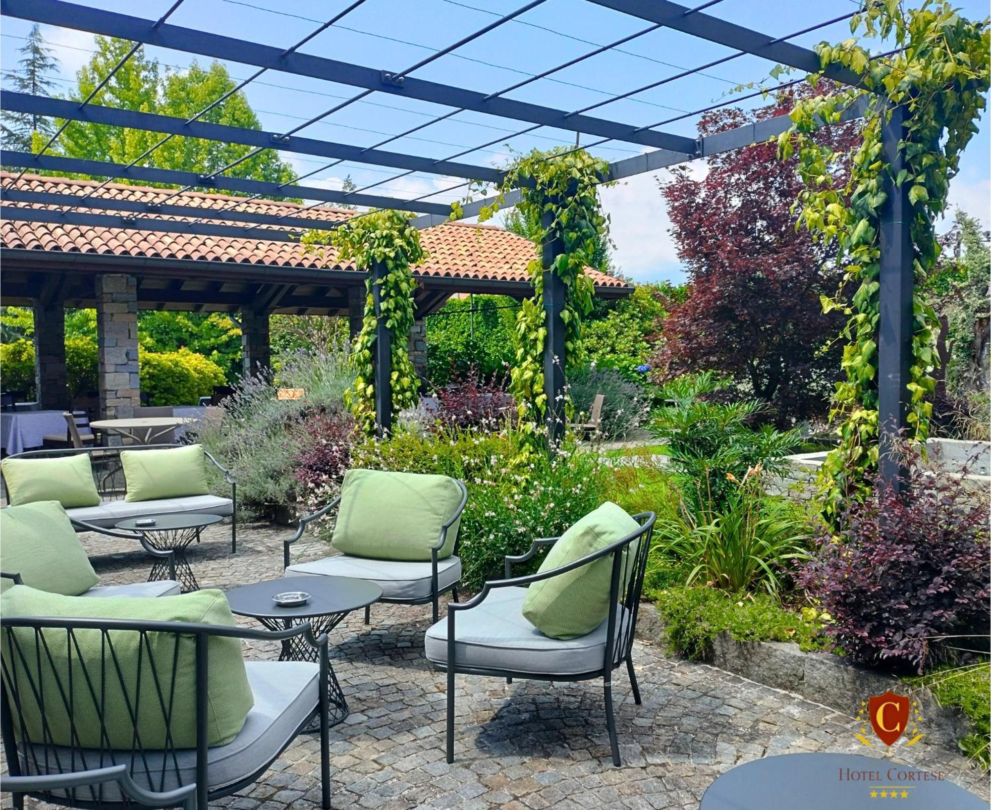 Hotel Cortese Armeno Dış mekan fotoğraf